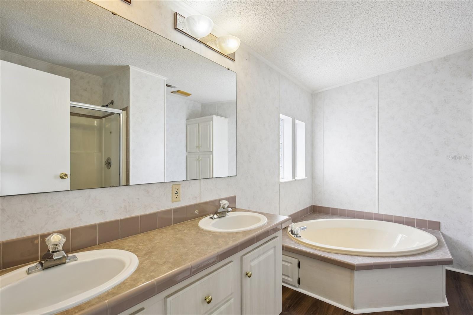 Image 22 of 27 For 6710 36th Avenue E 282