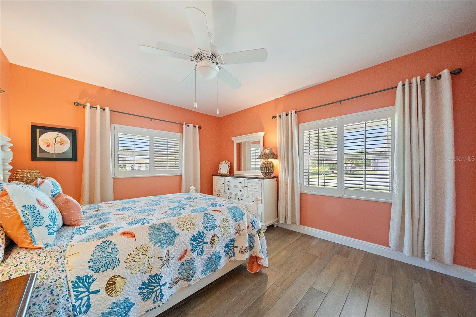 Image 18 of 29 For 5869 Tidewood Avenue 7