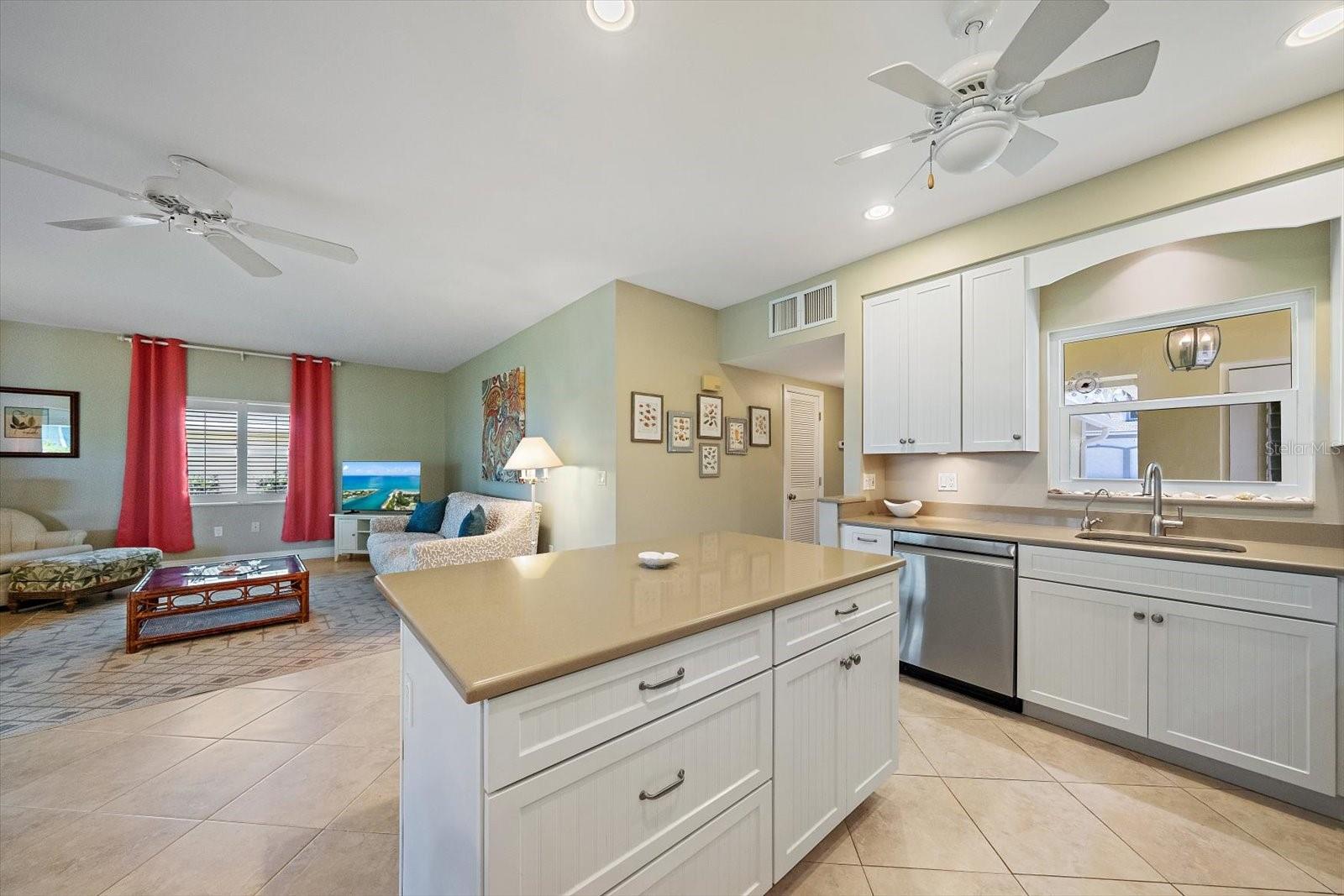 Image 6 of 29 For 5869 Tidewood Avenue 7