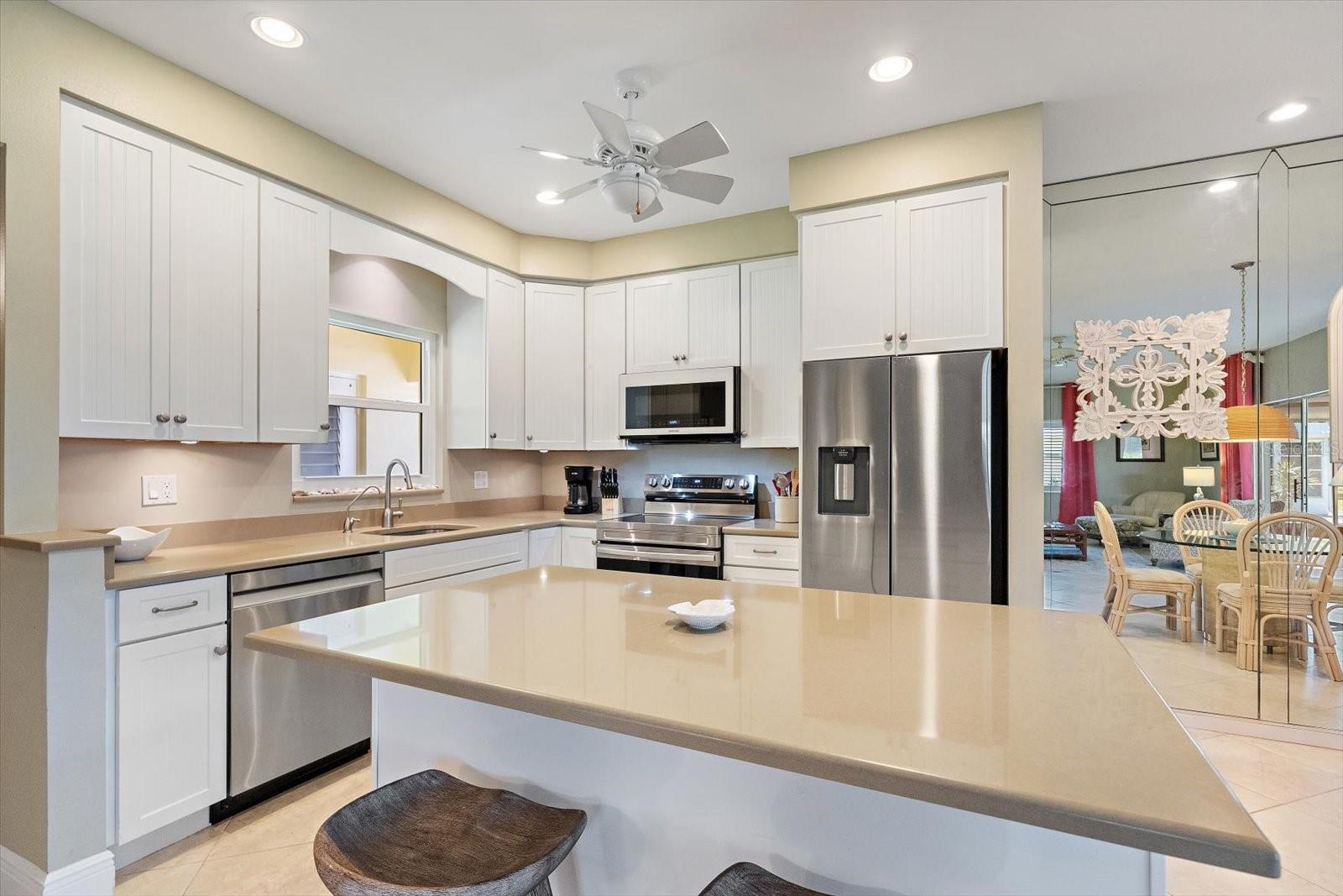 Image 9 of 29 For 5869 Tidewood Avenue 7