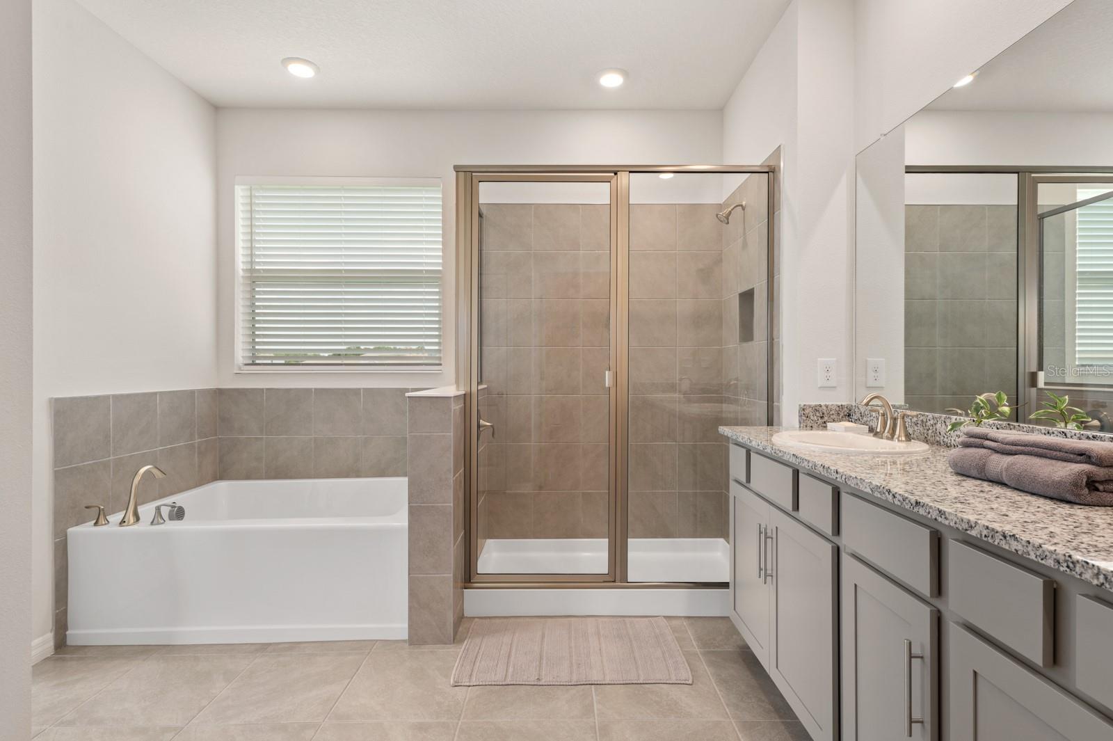 Image 14 of 29 For 520 158th Street E