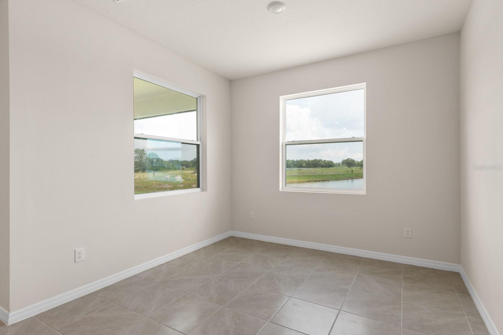 Image 21 of 29 For 520 158th Street E