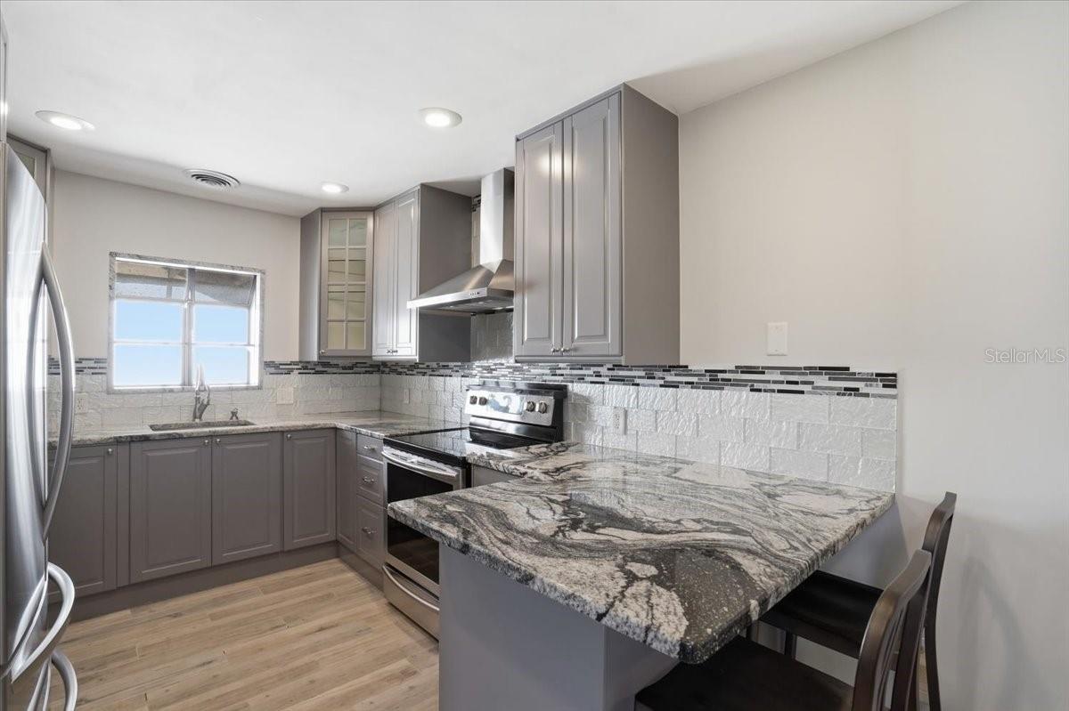 Image 12 of 65 For 7522 4th Avenue W