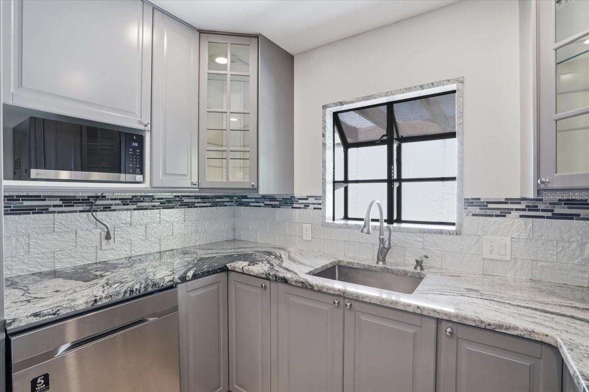 Image 14 of 65 For 7522 4th Avenue W