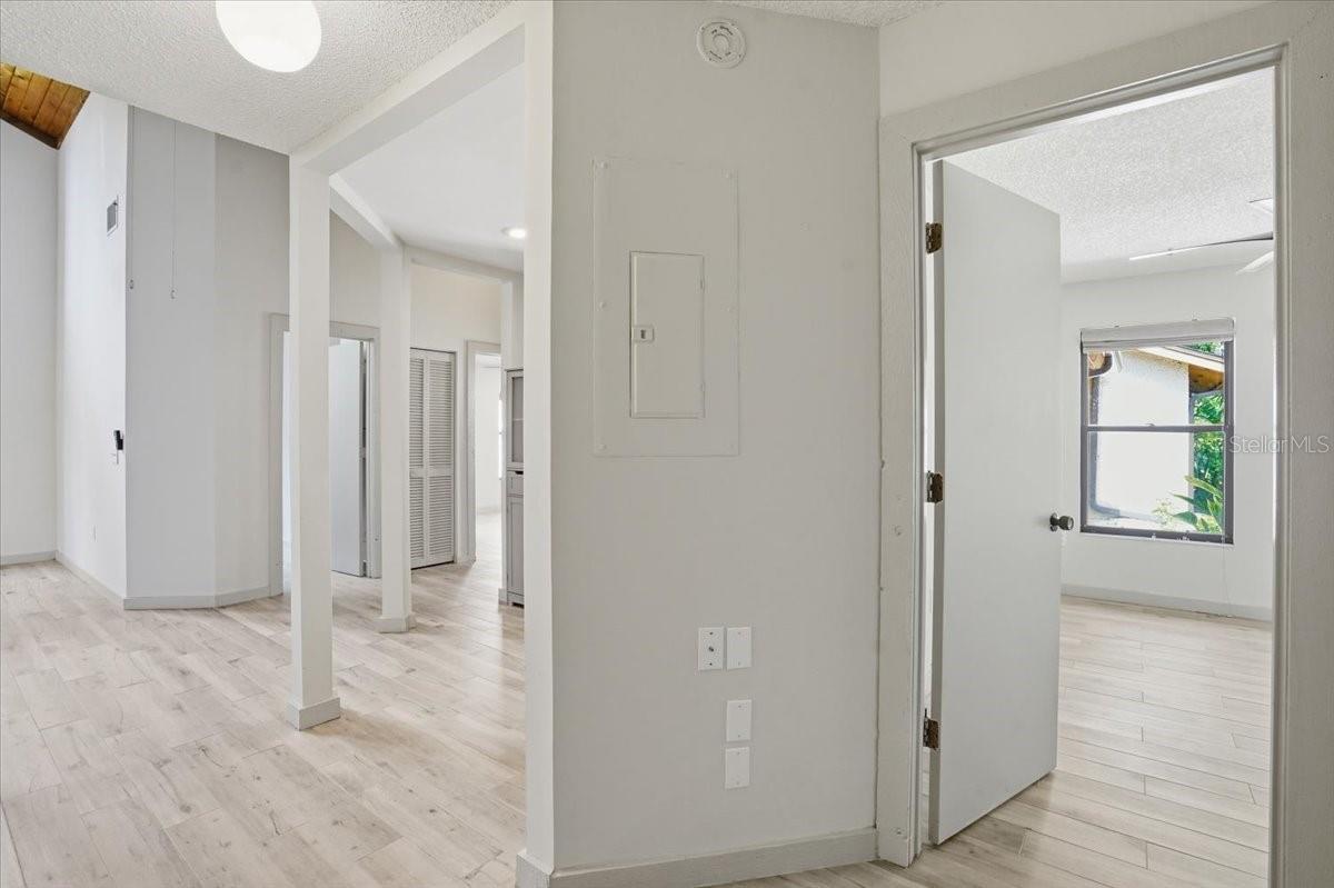 Image 23 of 65 For 7522 4th Avenue W