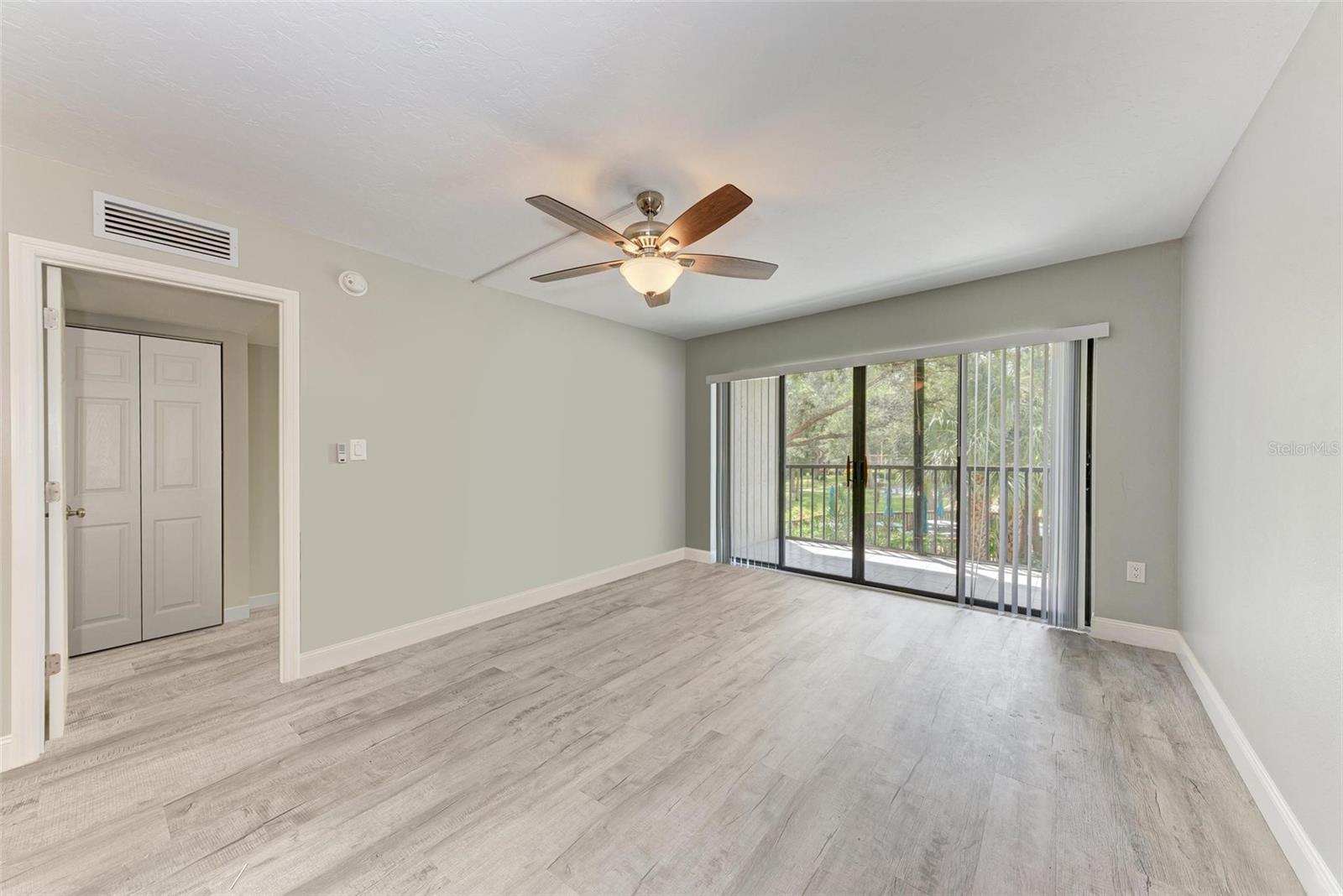 Image 10 of 54 For 515 30th Avenue W H201