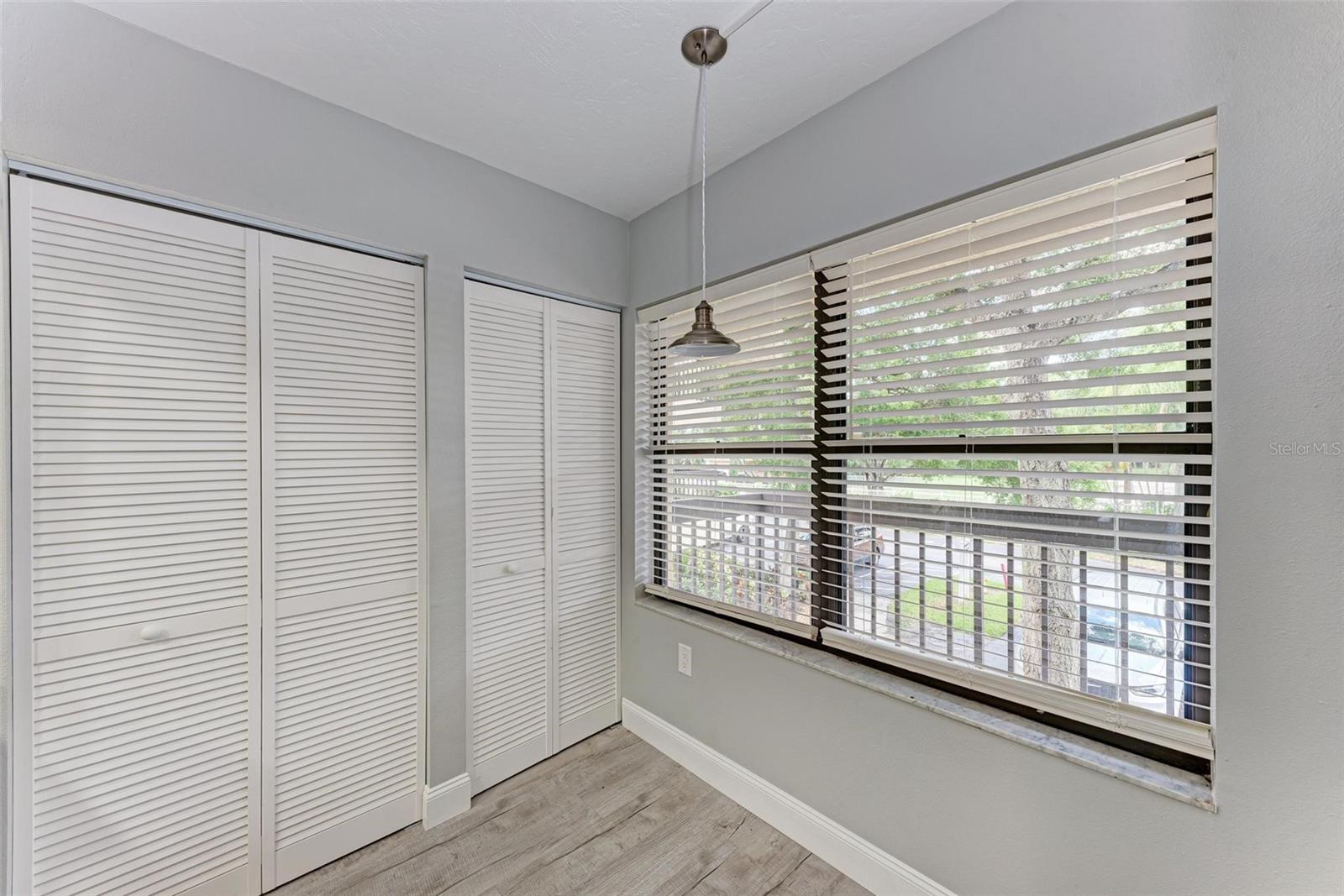 Image 13 of 54 For 515 30th Avenue W H201