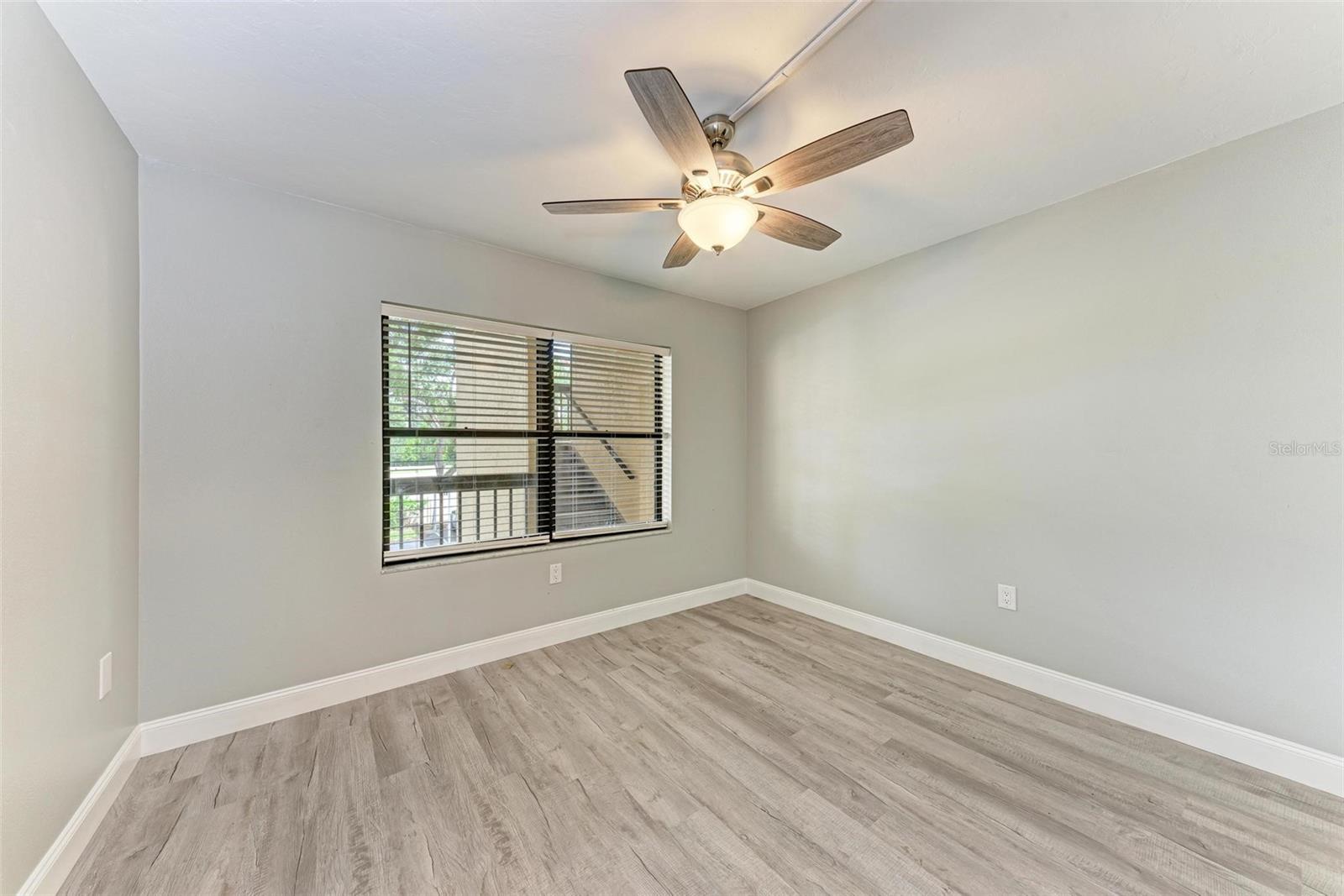 Image 14 of 54 For 515 30th Avenue W H201