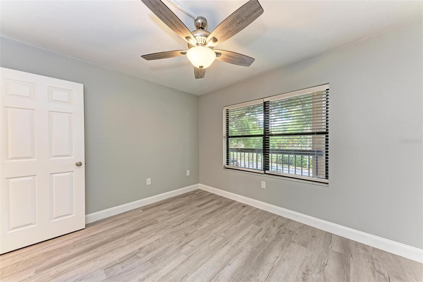 Image 16 of 54 For 515 30th Avenue W H201