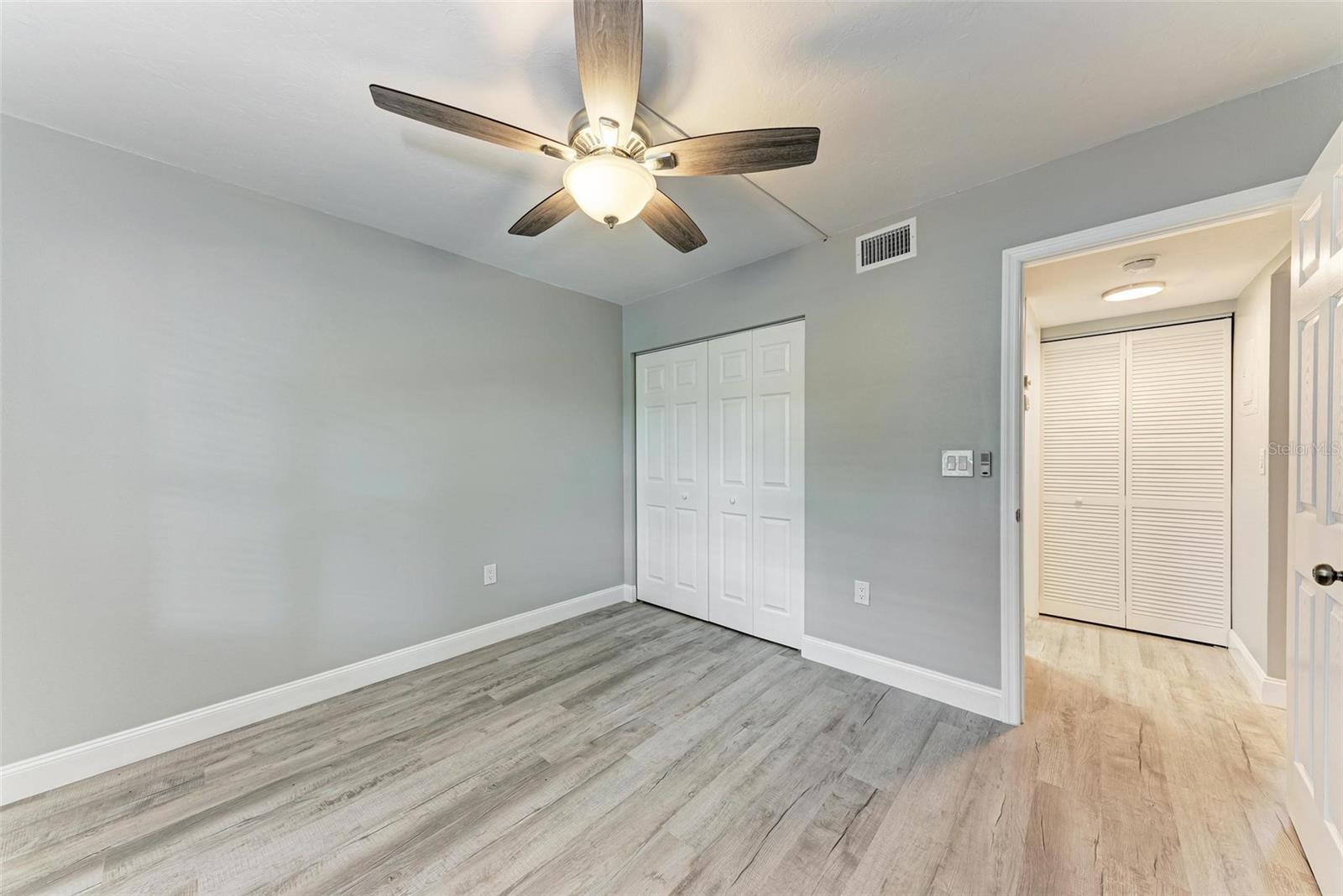 Image 20 of 54 For 515 30th Avenue W H201
