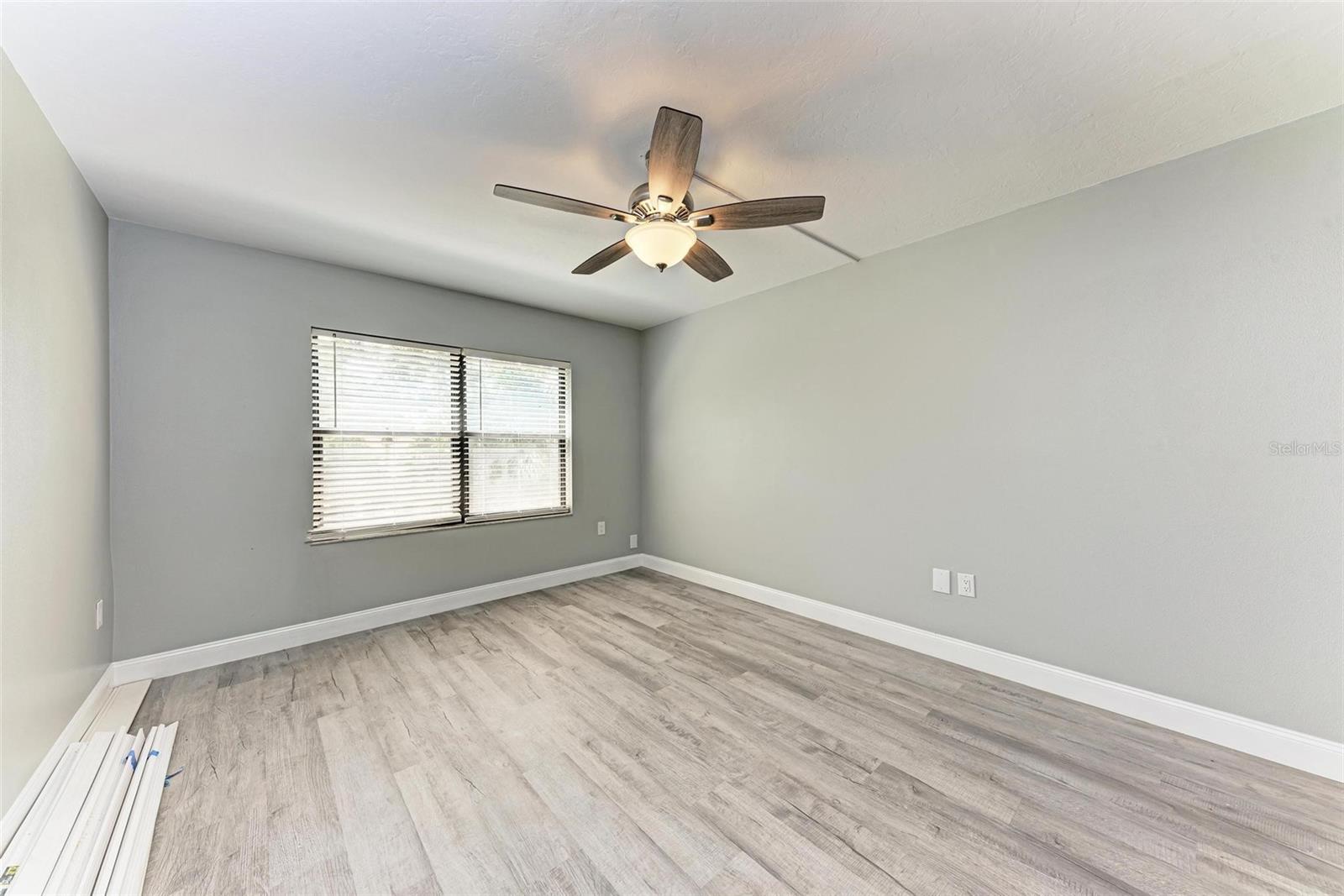 Image 22 of 54 For 515 30th Avenue W H201