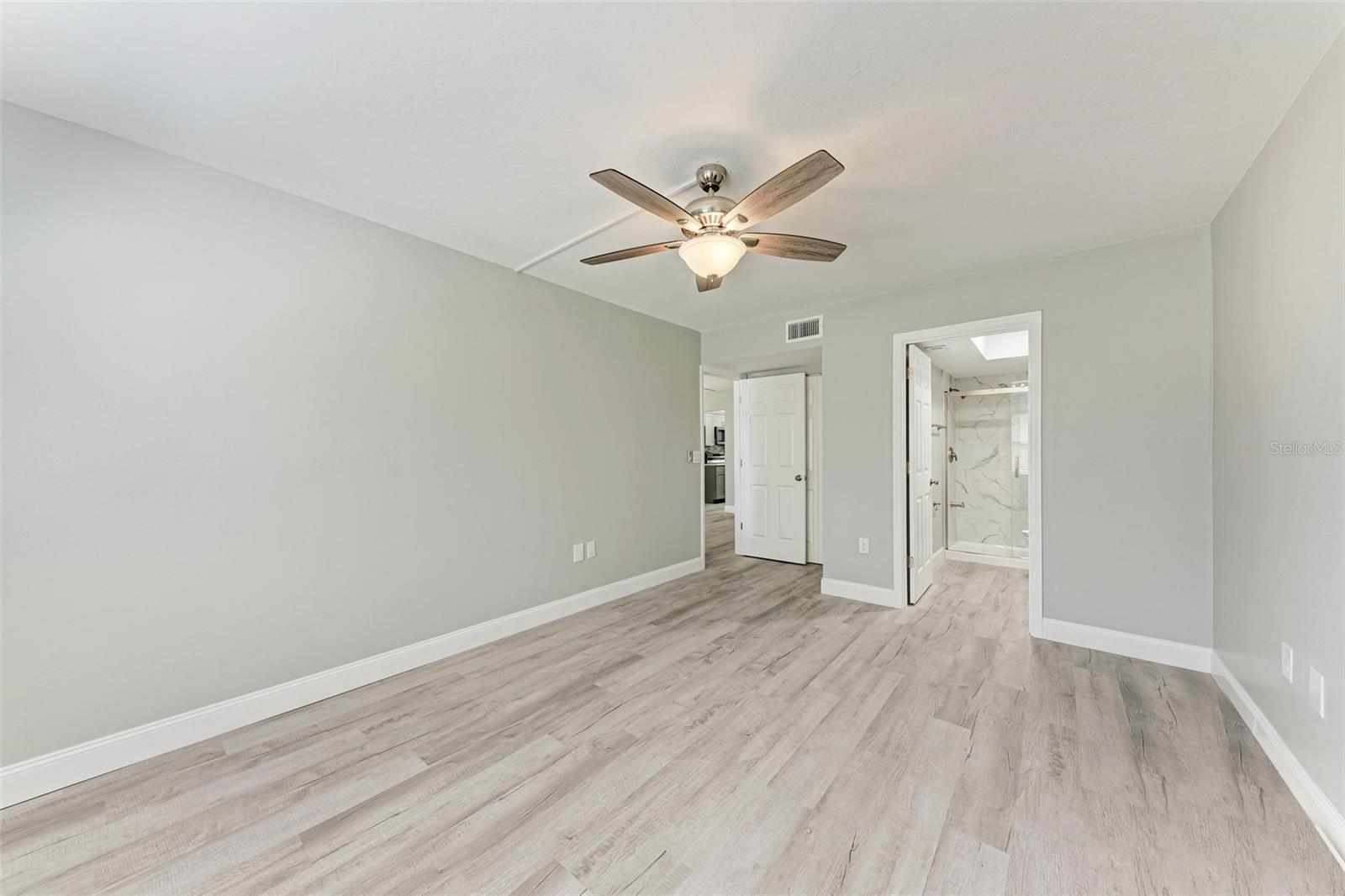 Image 25 of 54 For 515 30th Avenue W H201