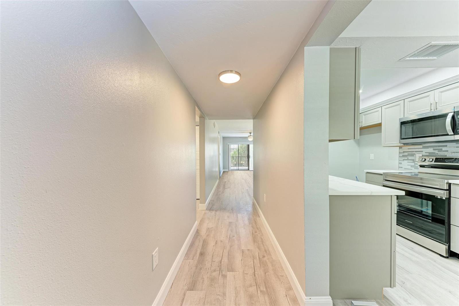 Image 3 of 54 For 515 30th Avenue W H201