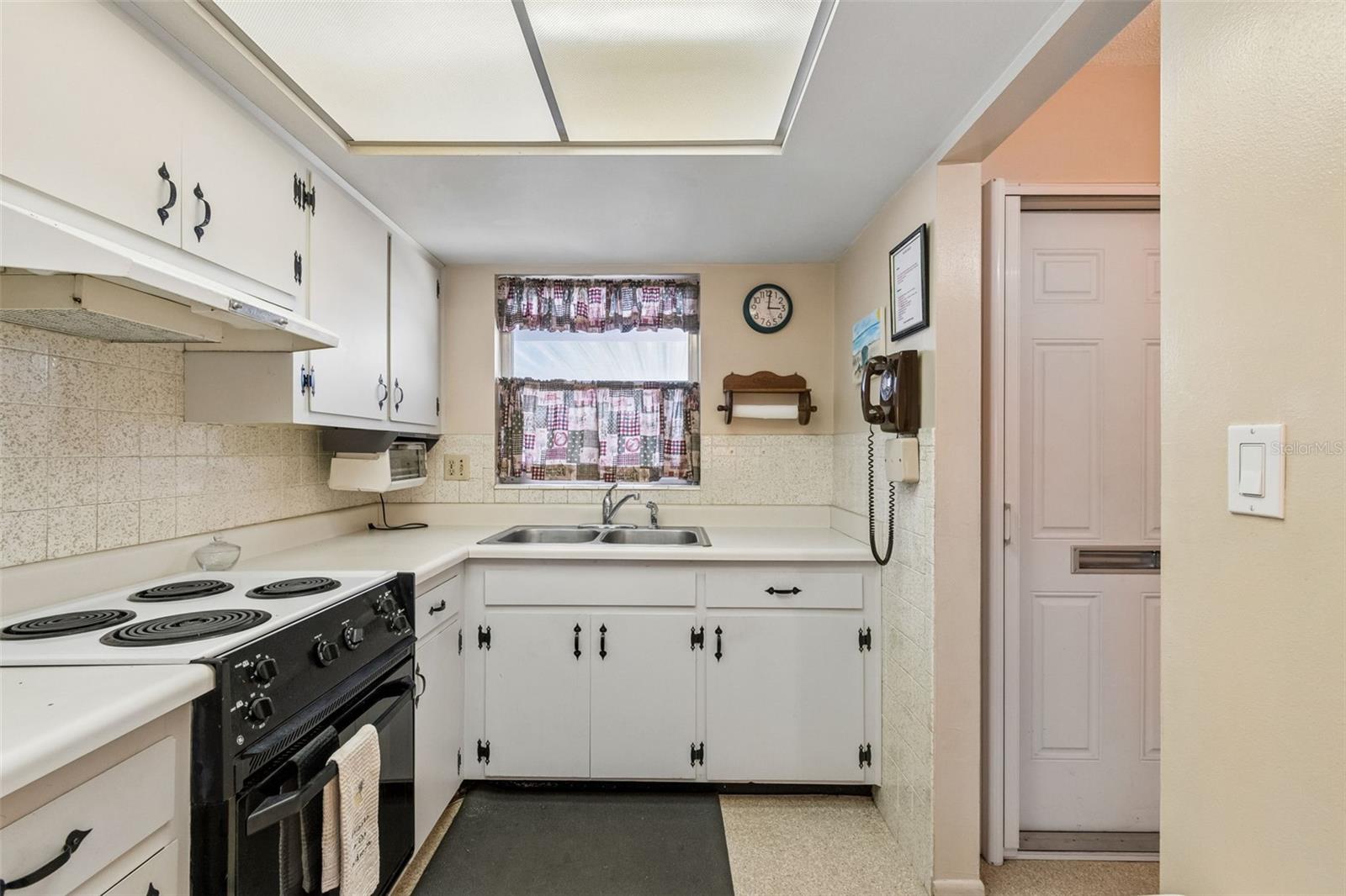 Image 11 of 55 For 6072 Arlene Way