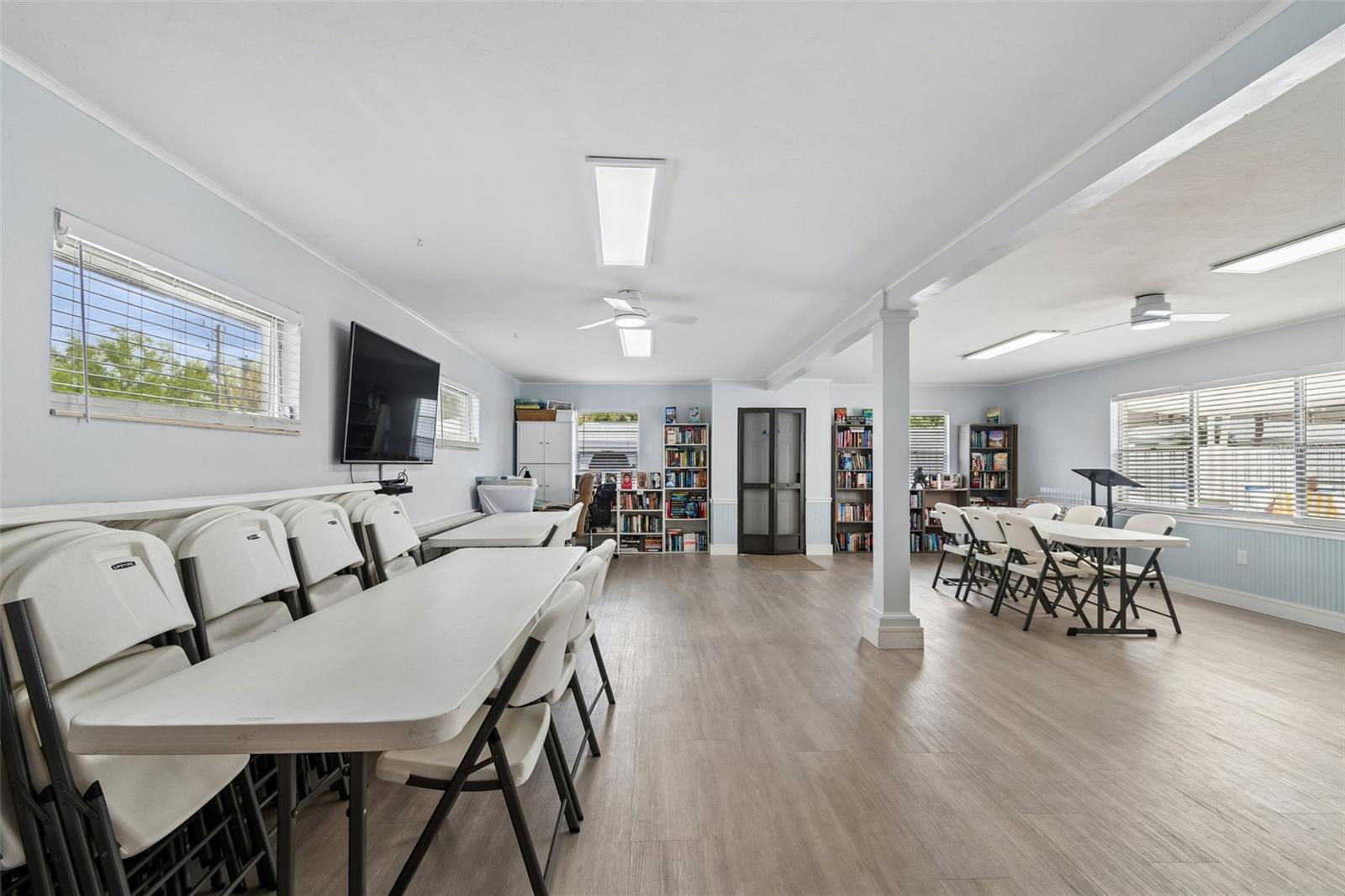 Image 31 of 55 For 6072 Arlene Way