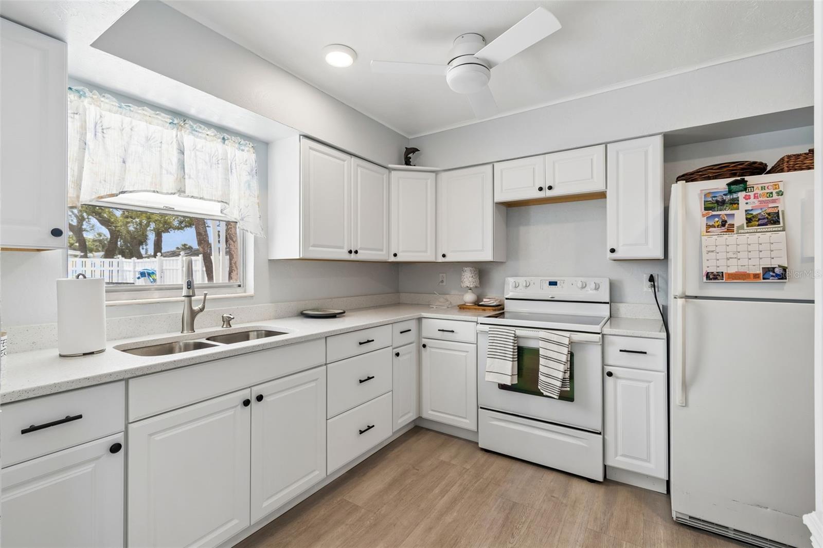 Image 33 of 55 For 6072 Arlene Way