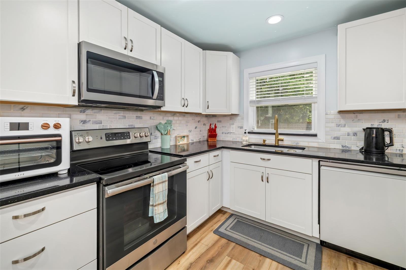 Image 8 of 58 For 2549 19th Street