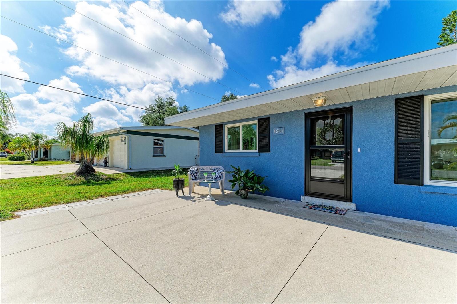 Image 4 of 55 For 1211 Cypress Avenue