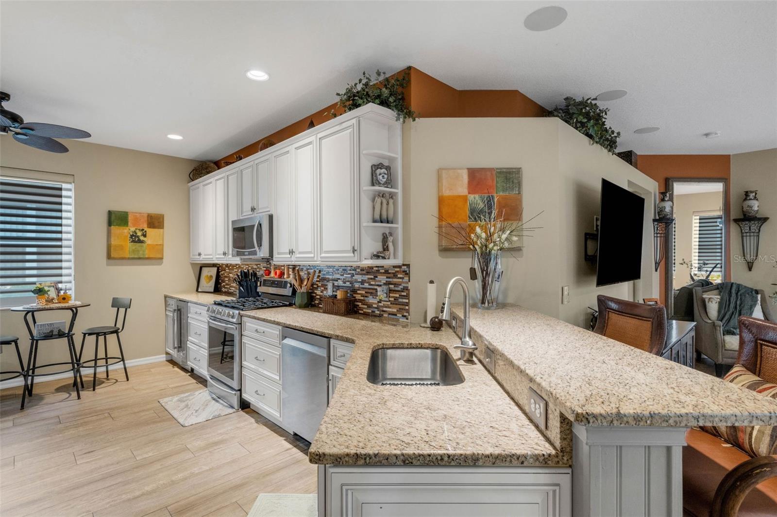 Image 14 of 43 For 6242 Blue Runner Court