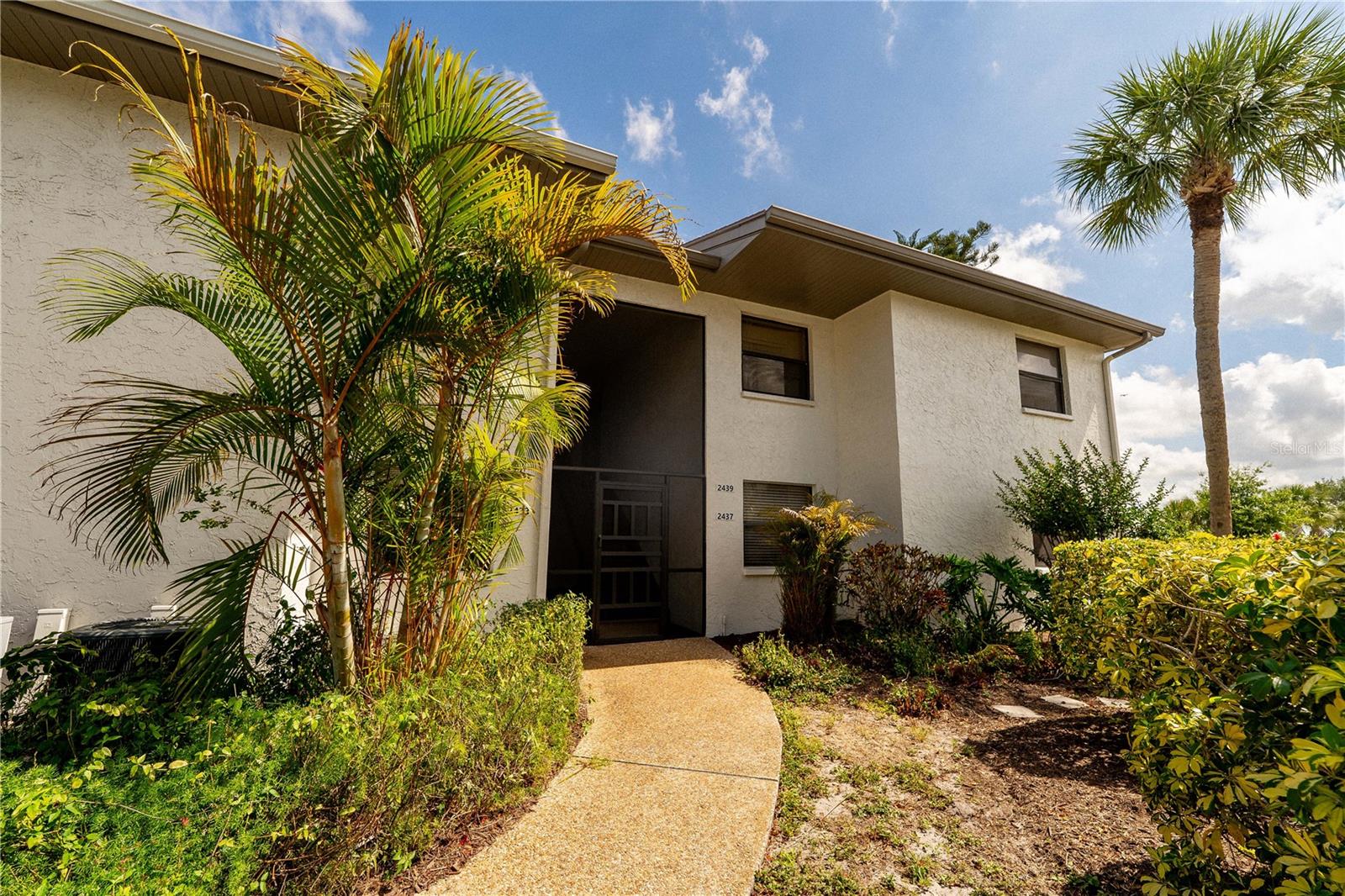 Details for 2433 Twin Drive 5, SARASOTA, FL 34234