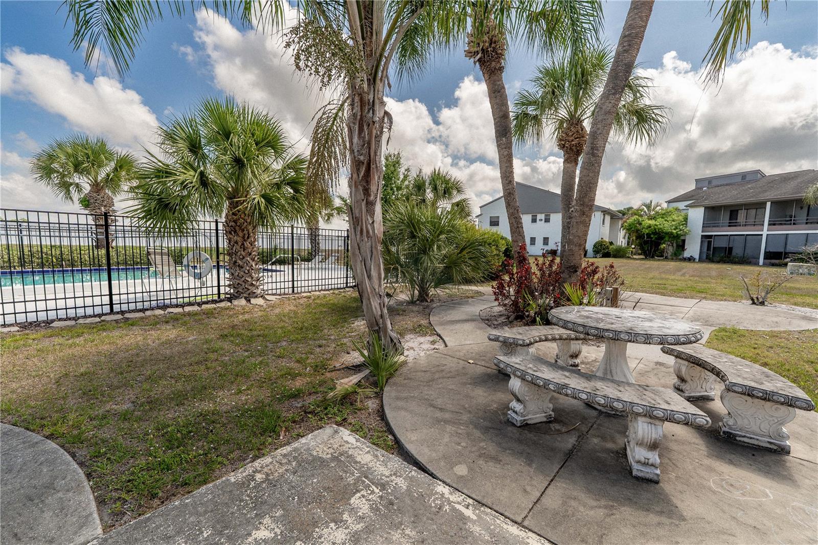 Image 18 of 19 For 2433 Twin Drive 5