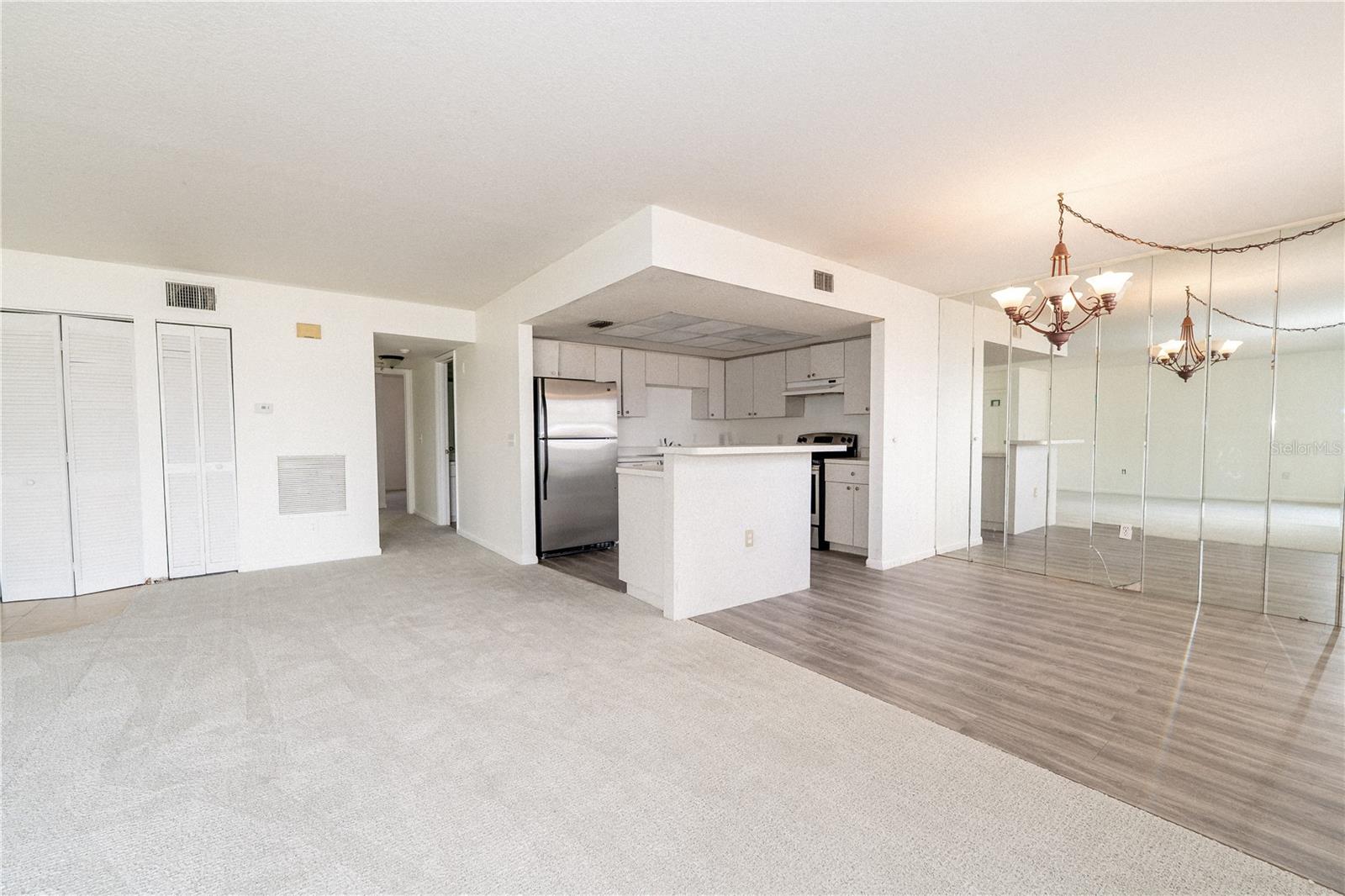 Image 4 of 19 For 2433 Twin Drive 5