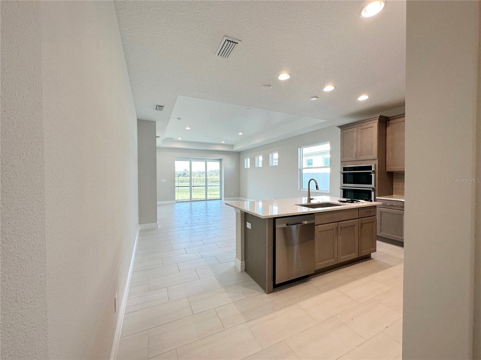 Image 4 of 22 For 10716 Klee Avenue