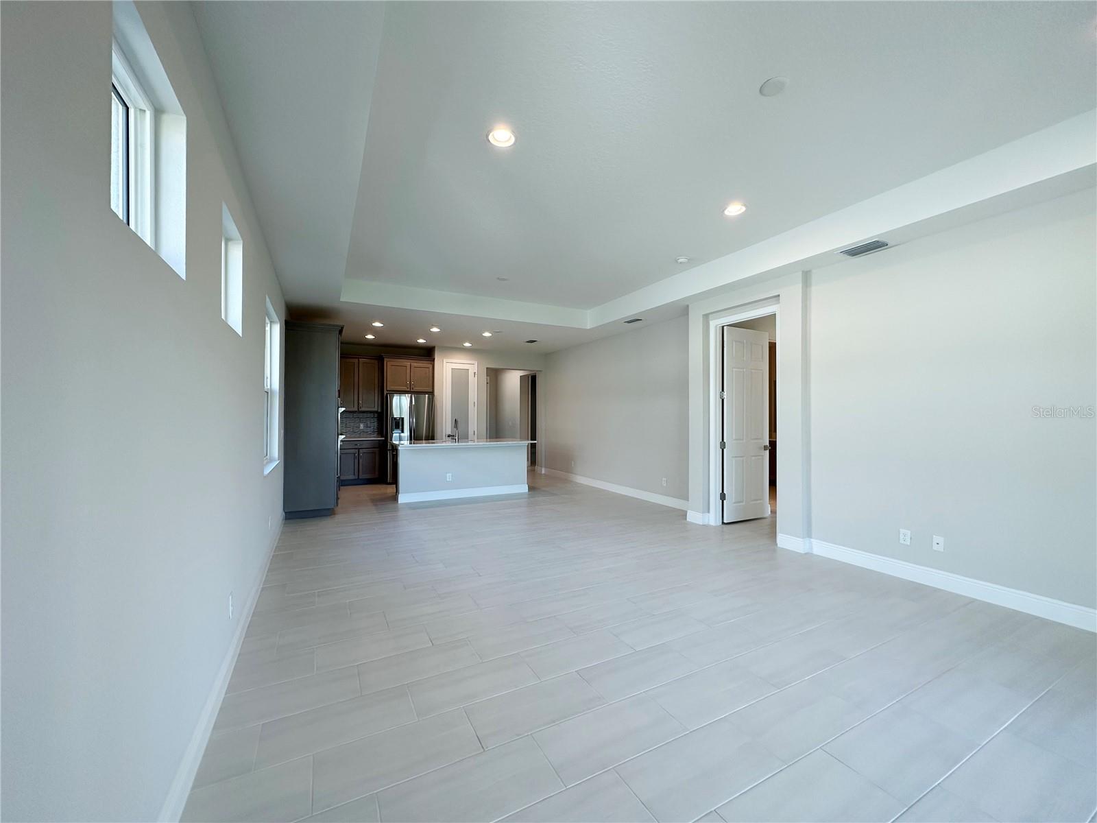 Image 9 of 22 For 10716 Klee Avenue