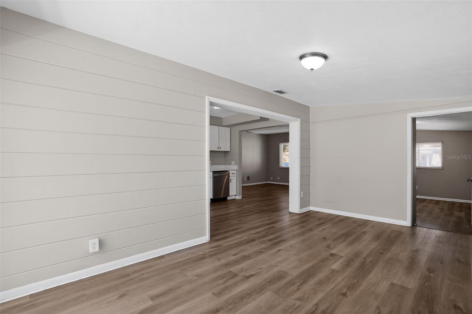 Image 10 of 44 For 3300 Kingston Street N