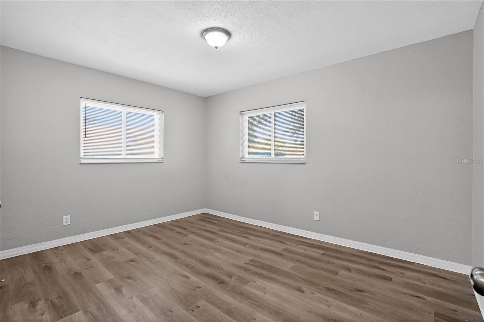 Image 12 of 44 For 3300 Kingston Street N
