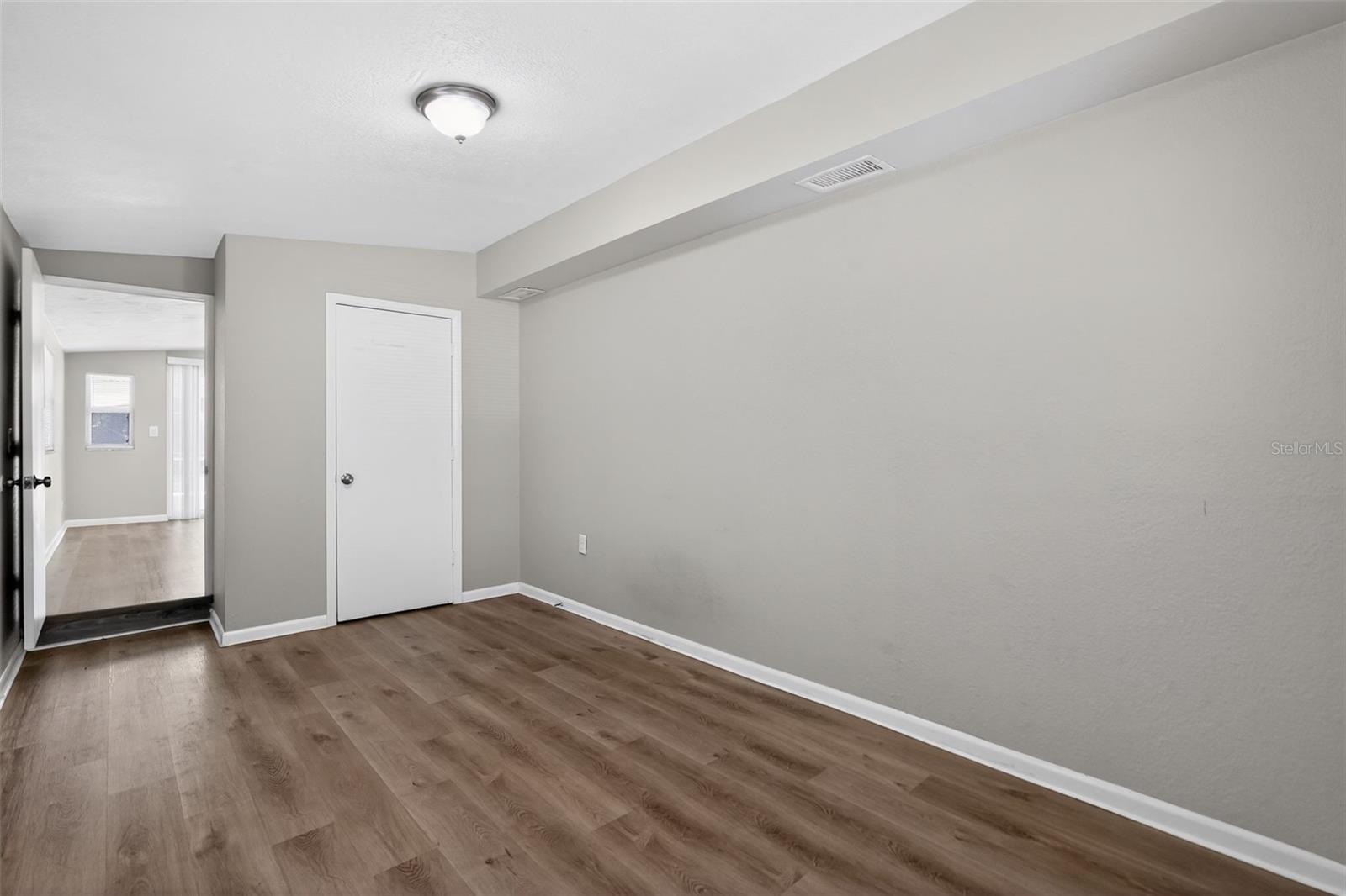 Image 31 of 44 For 3300 Kingston Street N