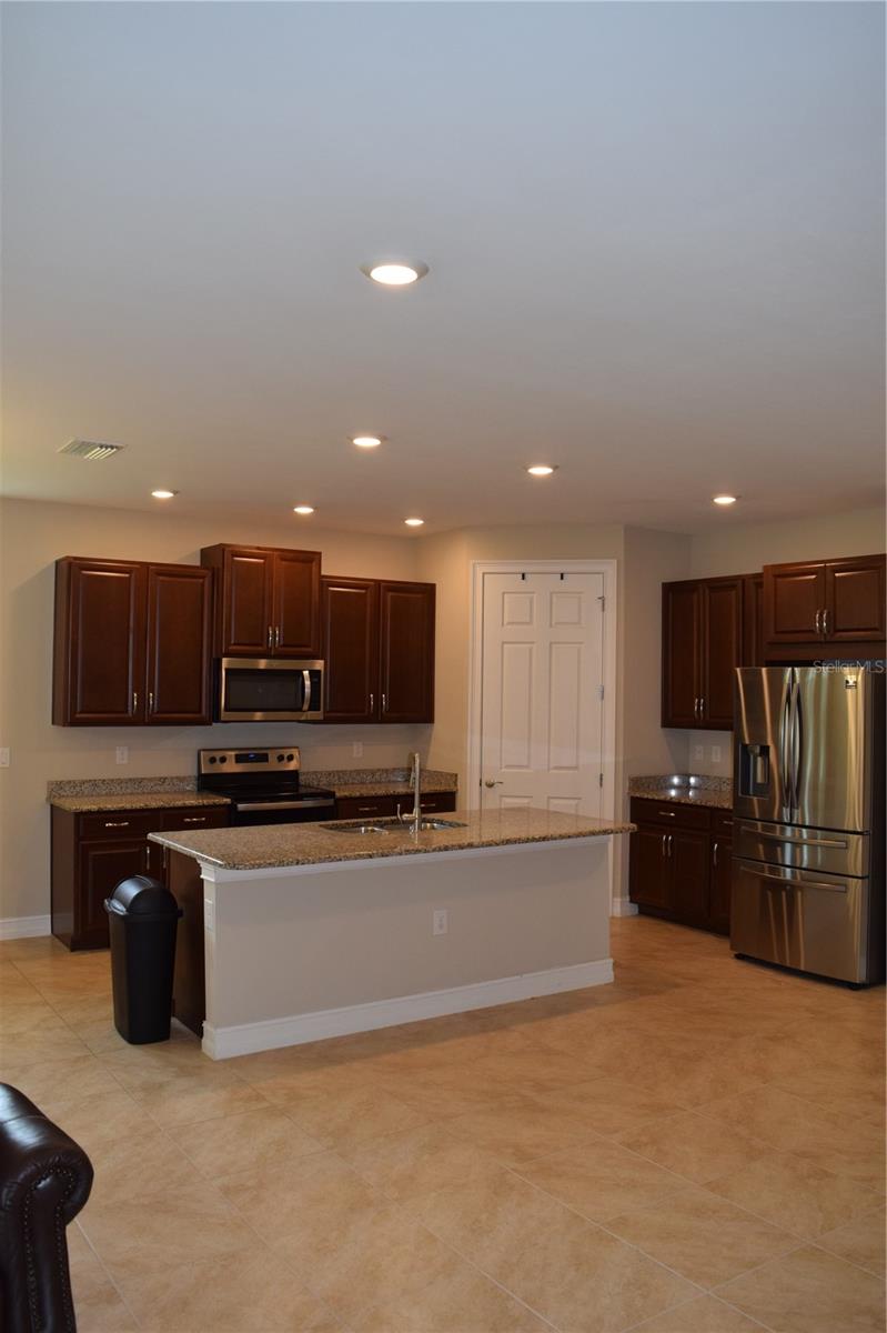 Image 6 of 30 For 24376 Riverfront Drive