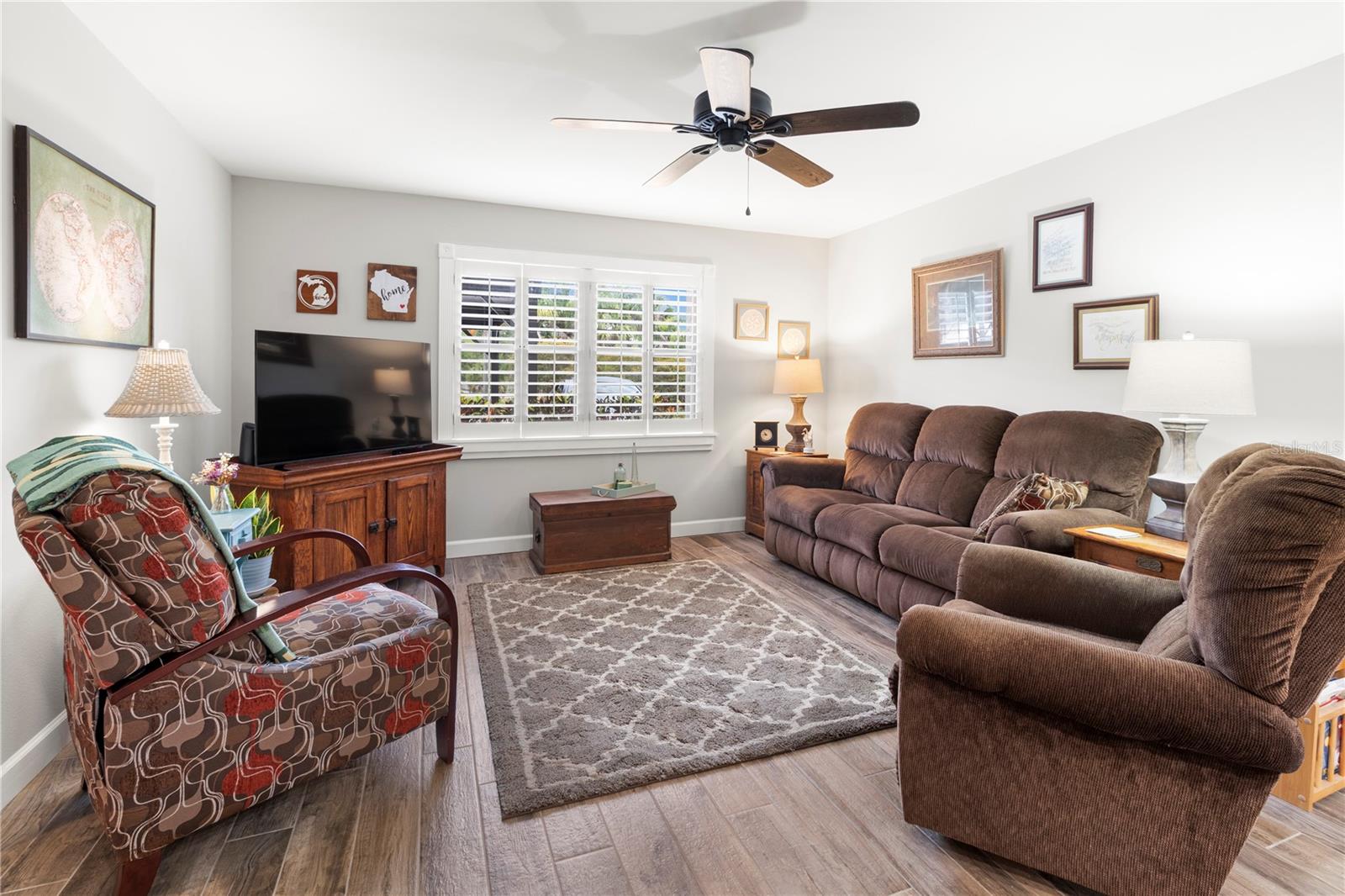Image 7 of 44 For 6064 Fairway Lane 1512