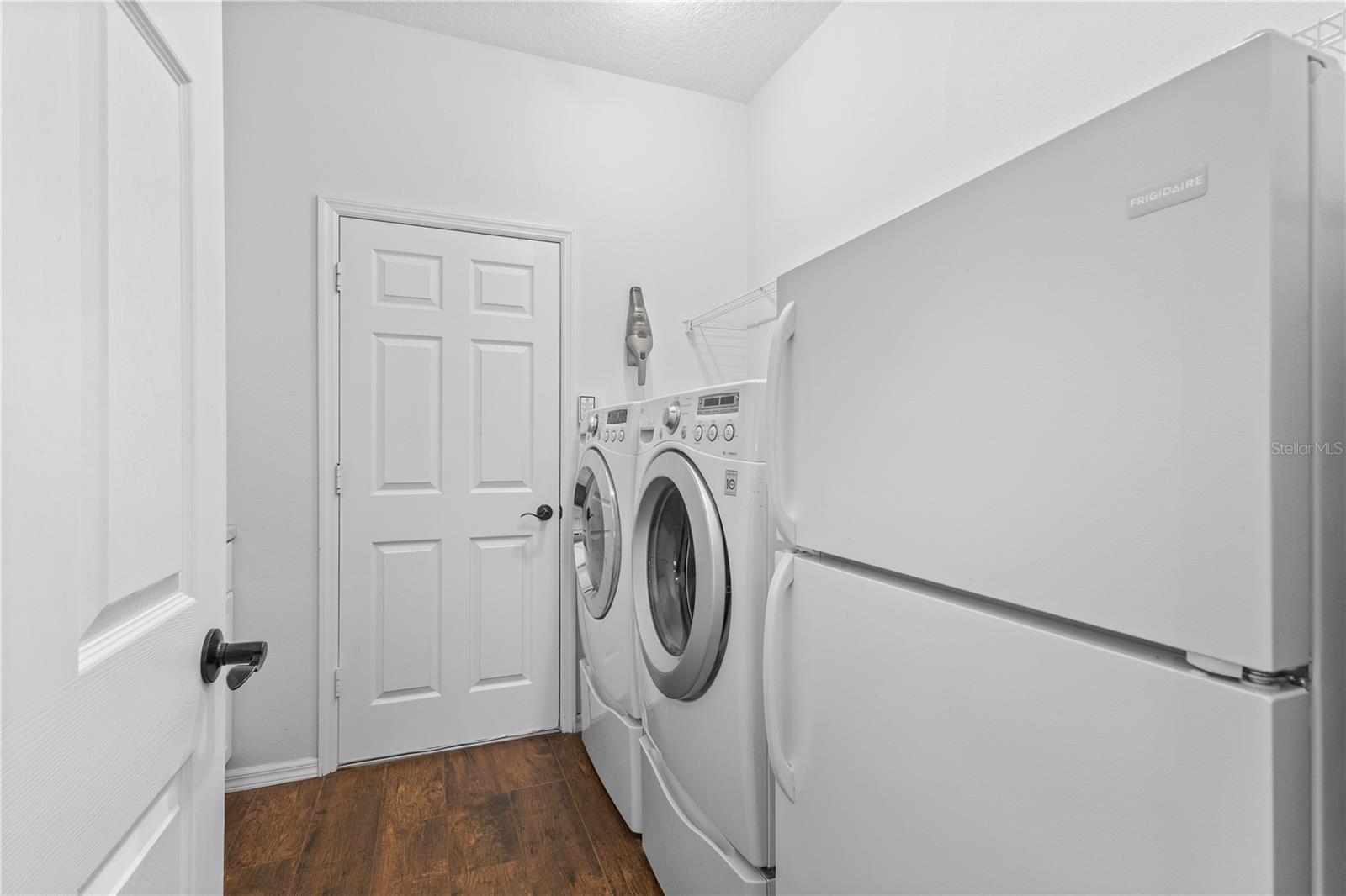 Image 33 of 57 For 10921 Bluestem Circle