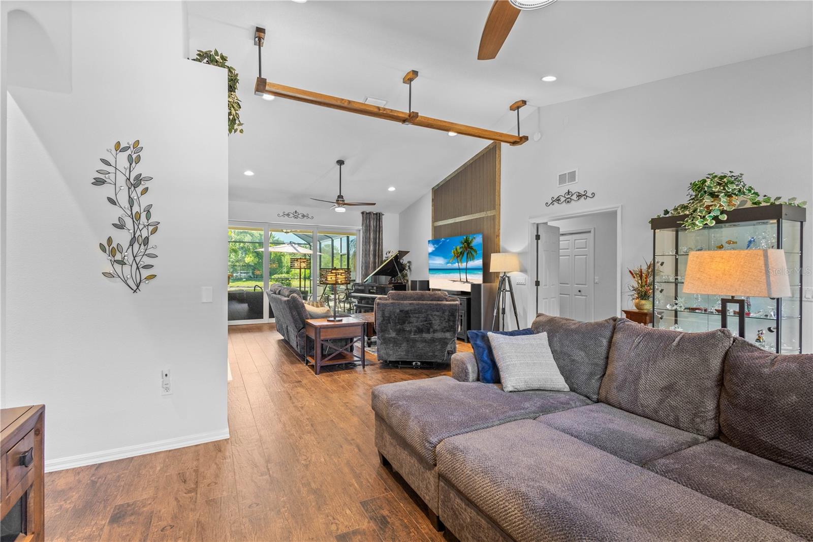 Image 6 of 57 For 10921 Bluestem Circle