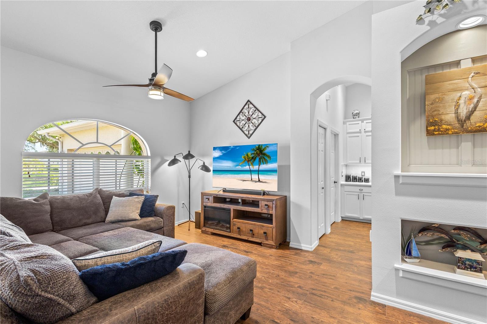Image 7 of 57 For 10921 Bluestem Circle