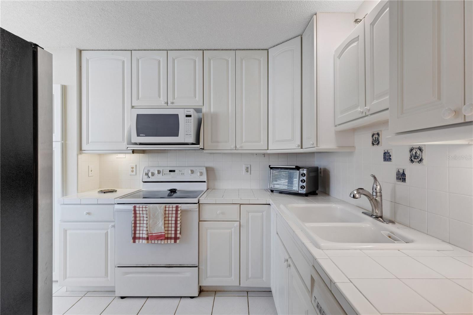 Image 8 of 38 For 4480 Fairways Boulevard 208