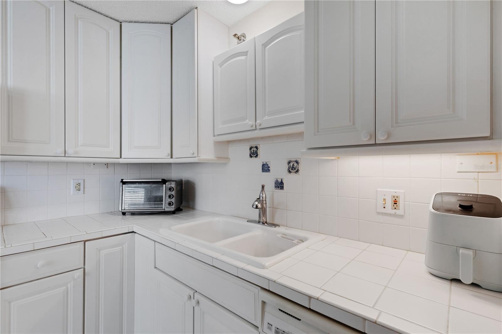 Image 9 of 38 For 4480 Fairways Boulevard 208