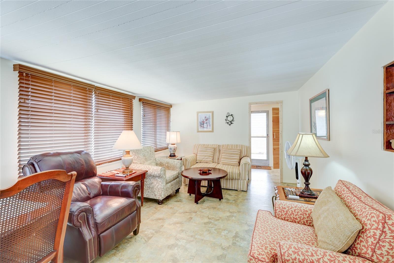 Image 14 of 25 For 604 49th Avenue Drive W