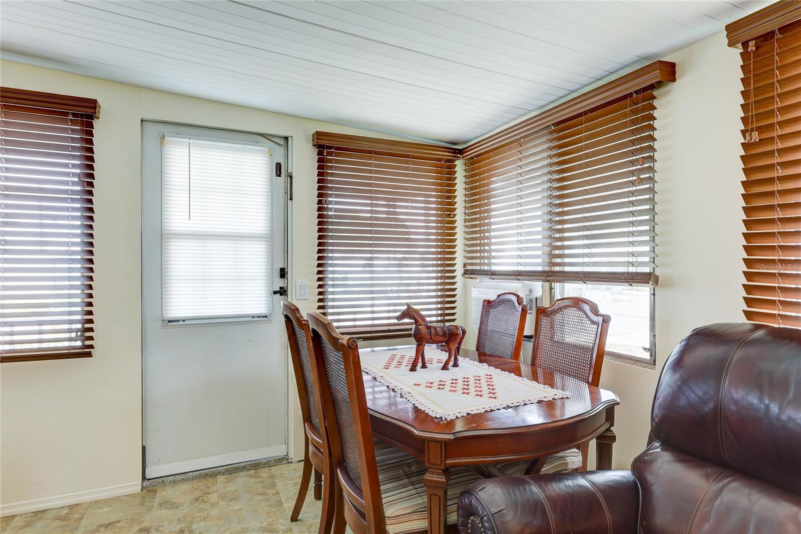 Image 17 of 25 For 604 49th Avenue Drive W