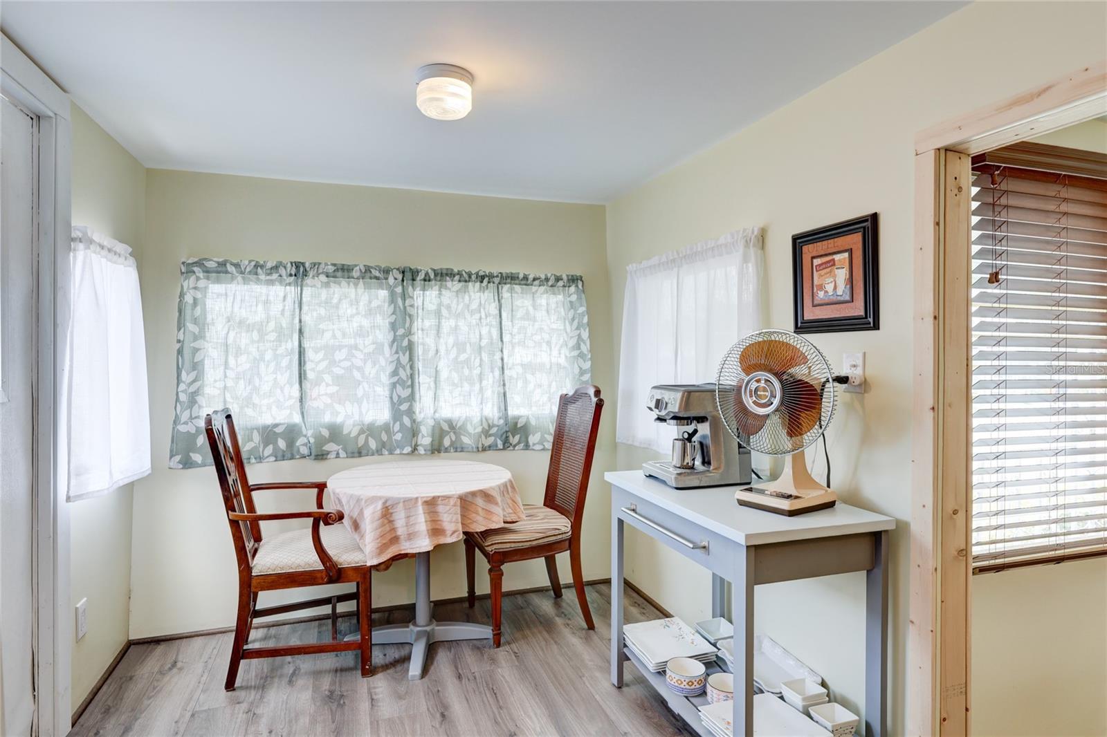 Image 18 of 25 For 604 49th Avenue Drive W