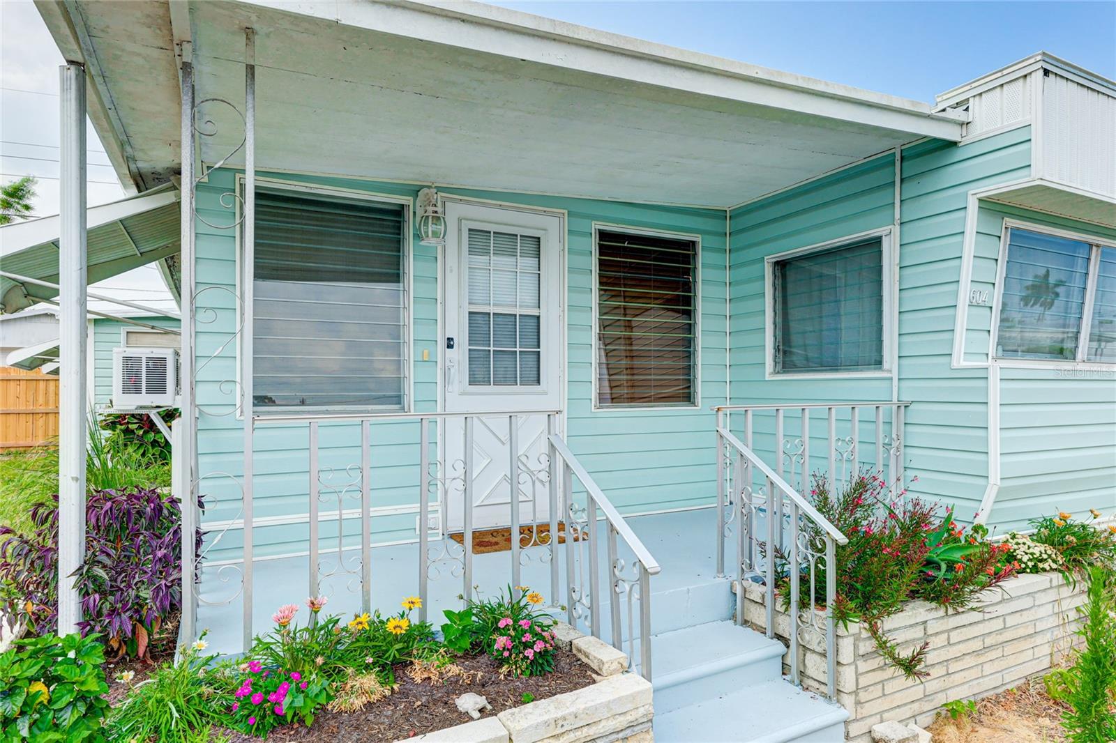 Image 4 of 25 For 604 49th Avenue Drive W