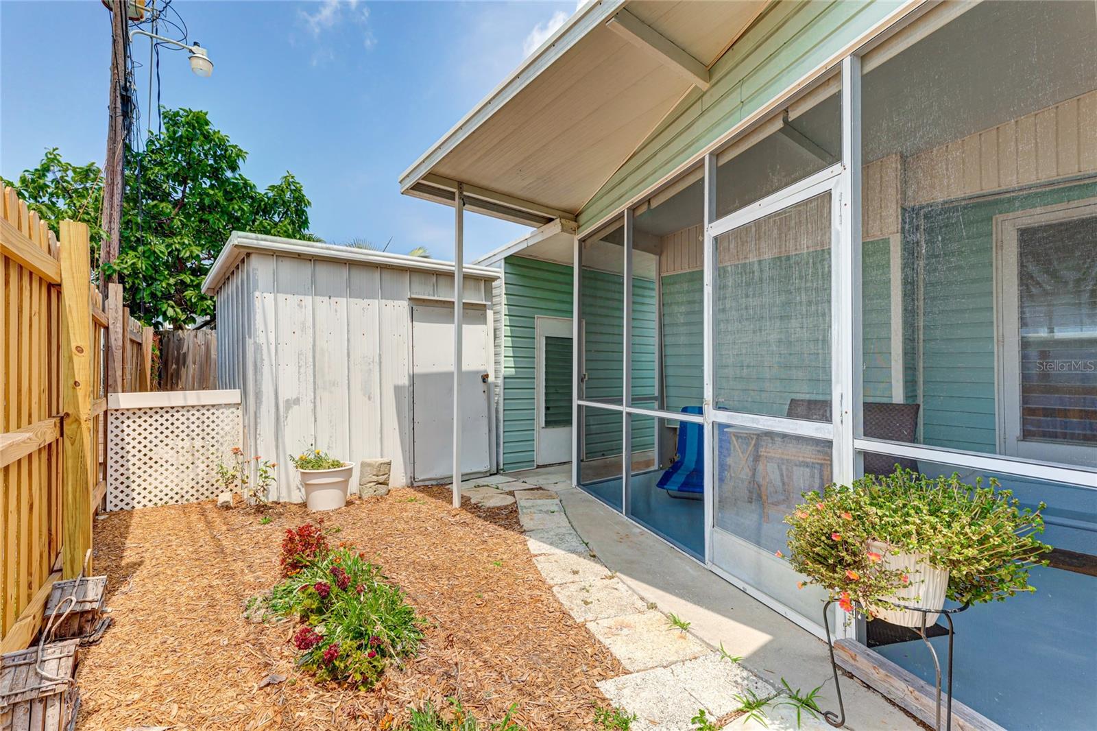 Image 6 of 25 For 604 49th Avenue Drive W