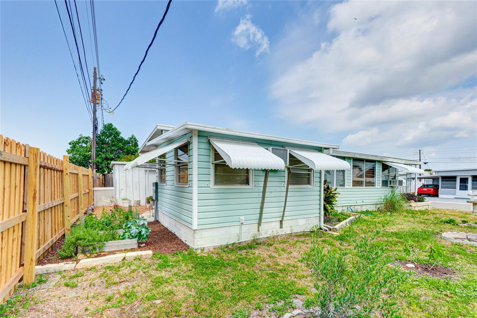 Image 8 of 25 For 604 49th Avenue Drive W