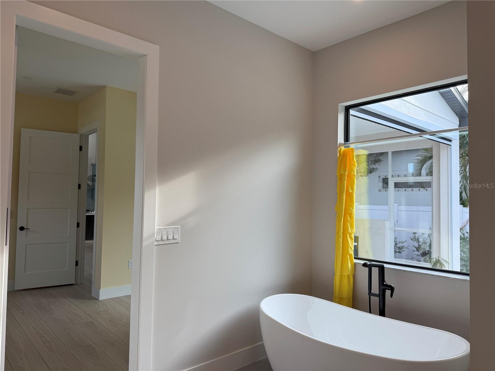 Image 16 of 19 For 2443 Wood Street