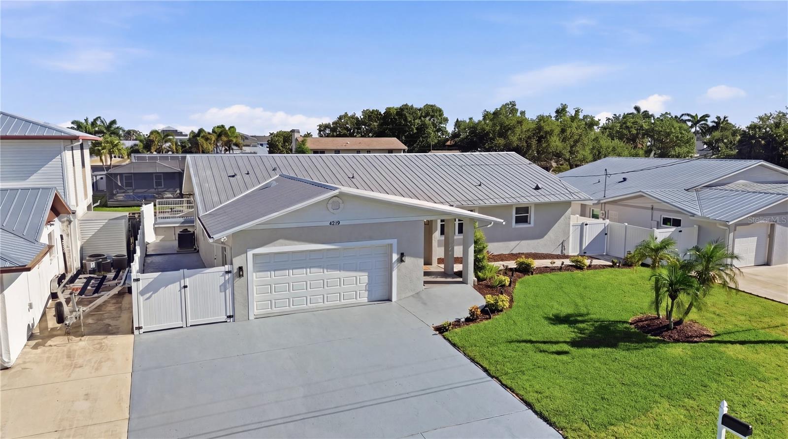 Details for 4219 2nd Avenue Ne, BRADENTON, FL 34208