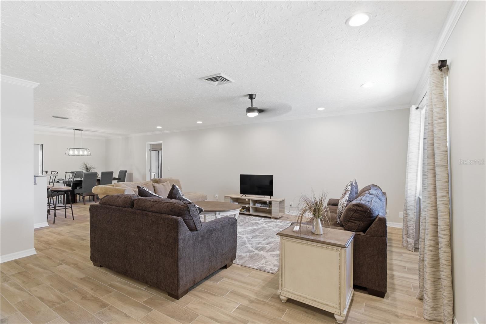 Image 10 of 69 For 4219 2nd Avenue Ne