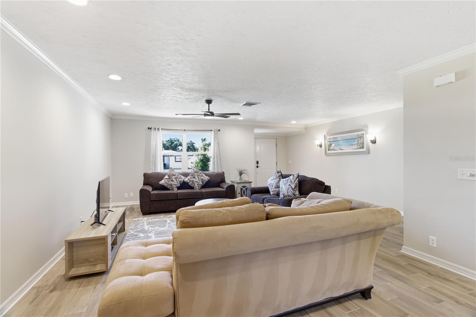 Image 11 of 69 For 4219 2nd Avenue Ne