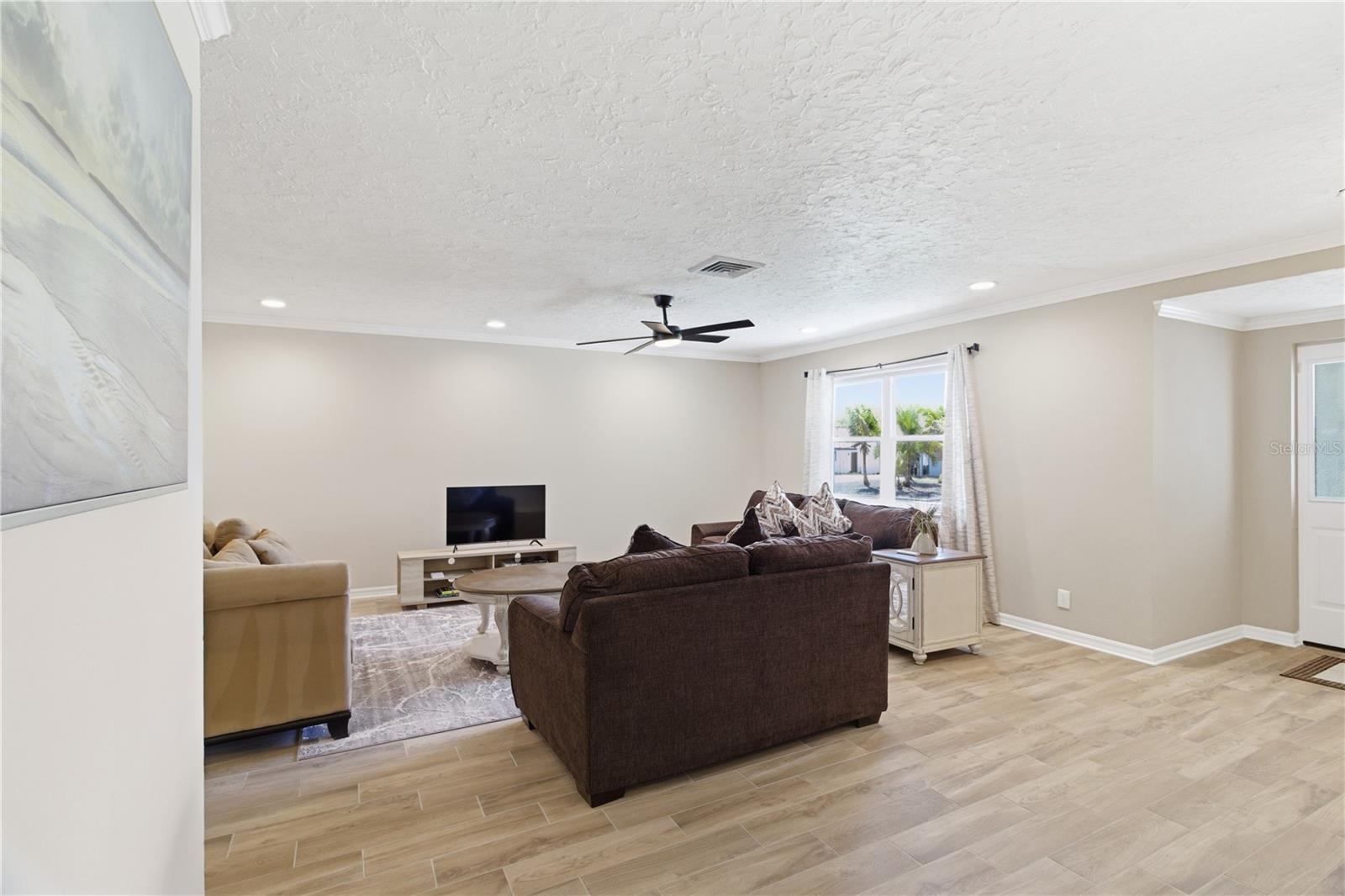 Image 40 of 69 For 4219 2nd Avenue Ne