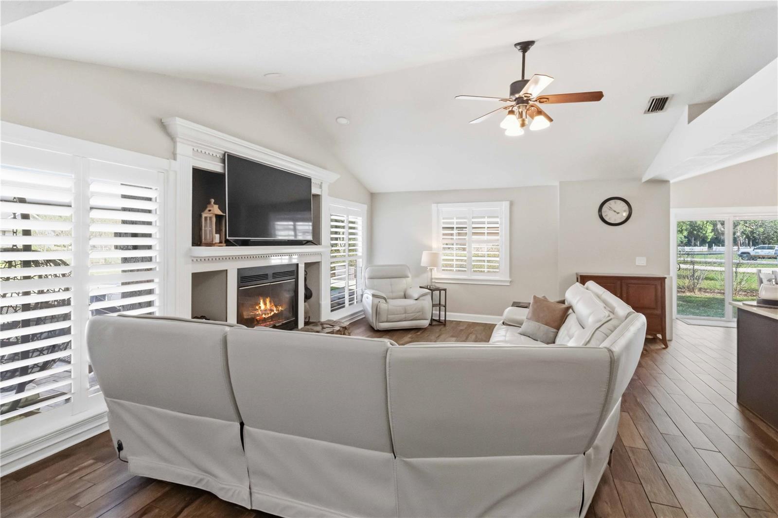 Image 14 of 57 For 28424 Deedra Drive